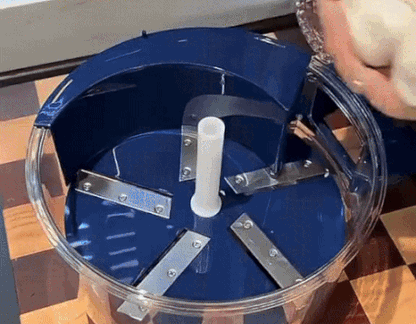 Automatic fruit and vegetables peeler